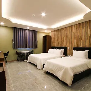 2* Hotel The King